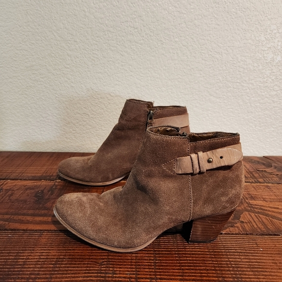 Guess Geora Brown Leather Suede Ankle Booties - Picture 4 of 12